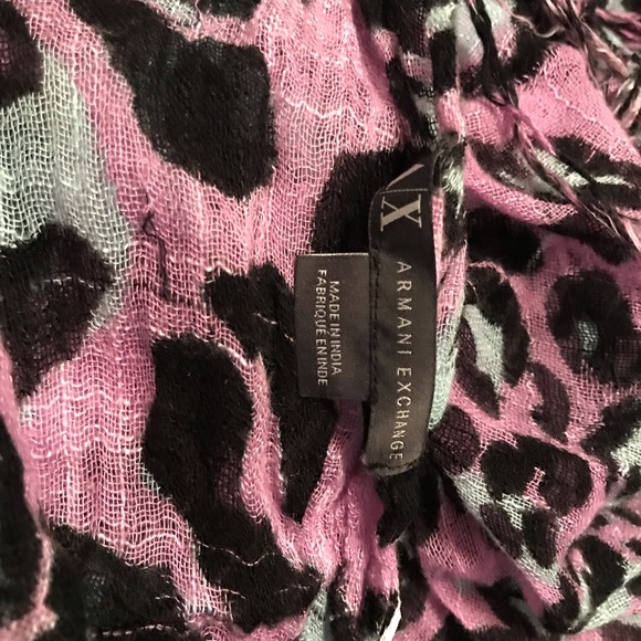 Leopard pattern scarf - Picture 2 of 2